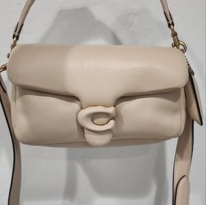 Coach pillow tabby 26